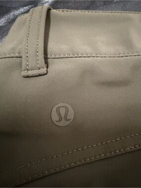 lululemon athletica Men's Olive Green Travel Duffel with Subtle Logo